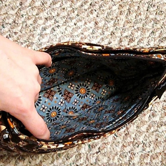 EUC Vera Bradley brown floral shoulder bag - Picture 4 of 4